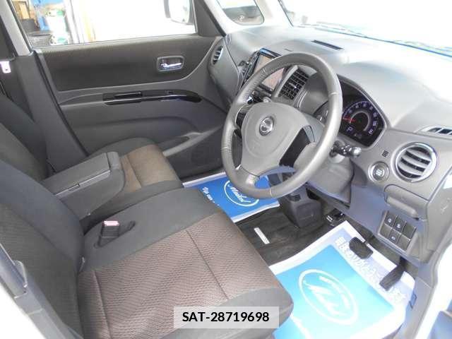 Nissan ROOX 2013-03 7812035-6