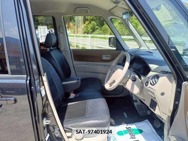 Nissan ROOX 2013-03 7812531-4
