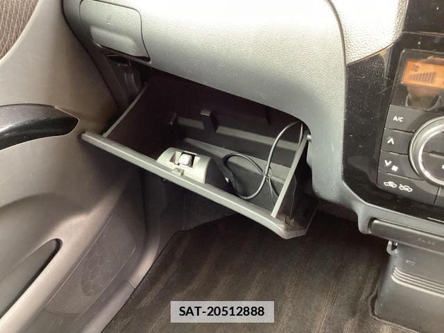 Nissan ROOX 2012-05 7813231-11