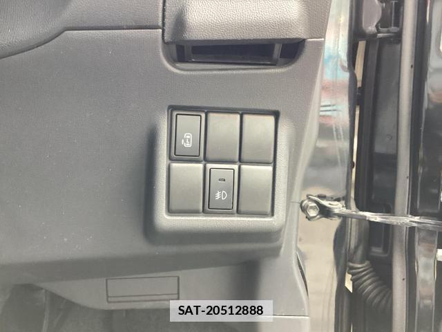 Nissan ROOX 2012-05 7813231-14