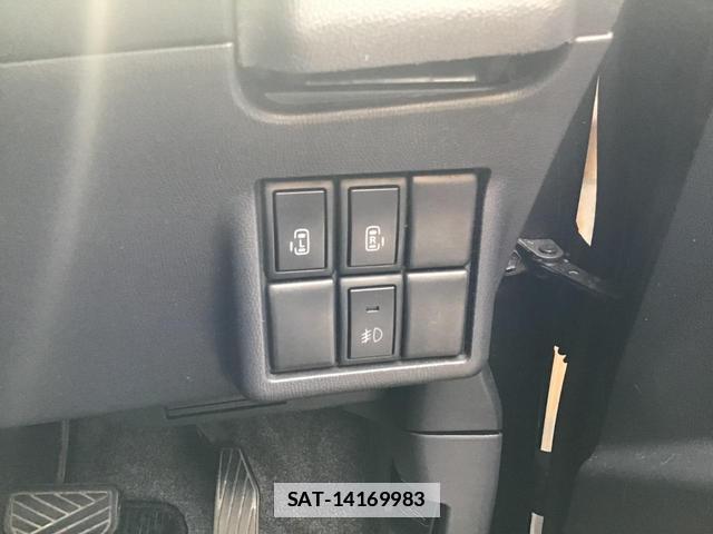Nissan ROOX 2012-07 7813240-13