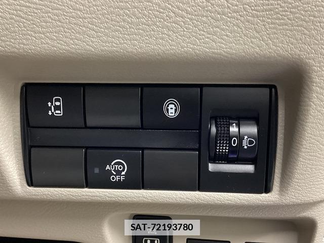 Nissan ROOX 2020-06 7822664-9