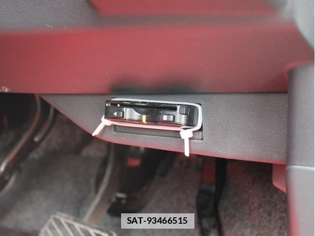 Nissan ROOX 2012-05 7823038-12