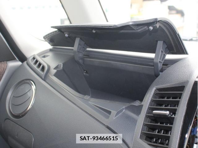 Nissan ROOX 2012-05 7823038-8