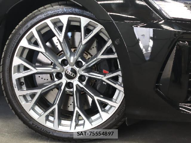 Audi RS3 2022-05 7822826-5