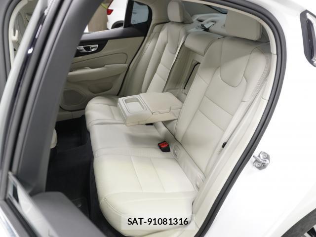 Volvo S60 2019-11 7813721-13