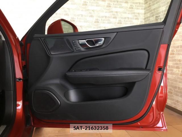 Volvo S60 2022-07 7817837-17