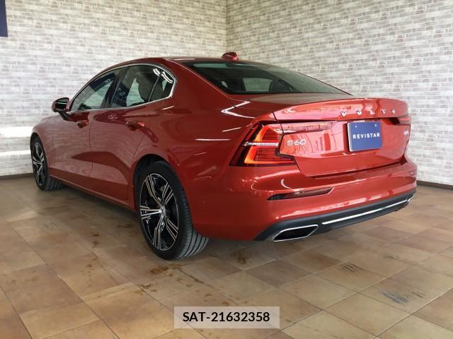 Volvo S60 2022-07 7817837-5