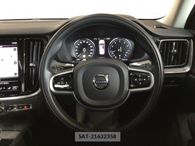Volvo S60 2022-07 7817837-8