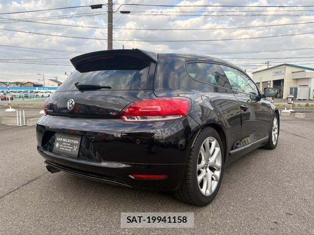 VolksWagen SCIROCCO 2010-02 7819131-4