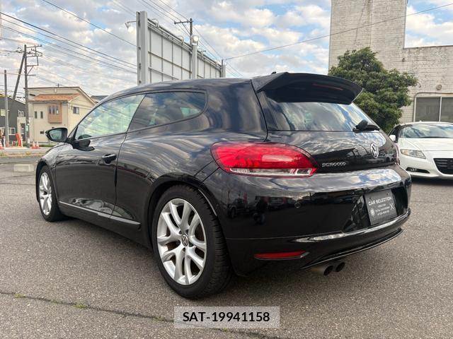 VolksWagen SCIROCCO 2010-02 7819131-9