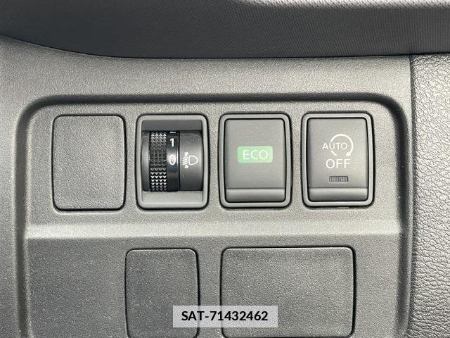 Nissan SERENA 2017-01 7811498-12