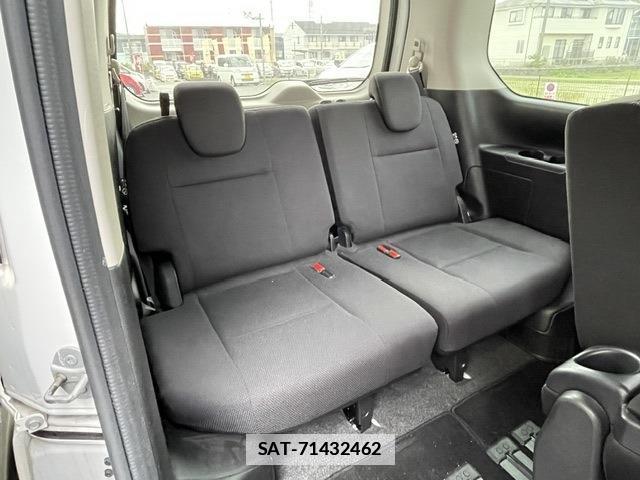 Nissan SERENA 2017-01 7811498-16
