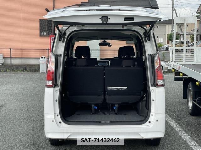 Nissan SERENA 2017-01 7811498-17