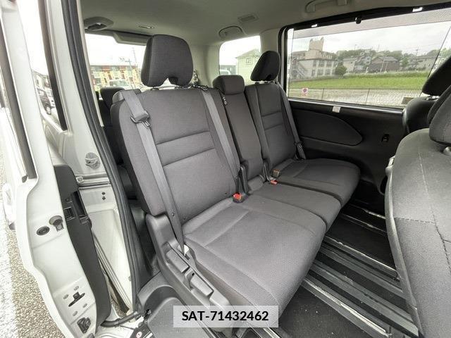 Nissan SERENA 2017-01 7811498-4