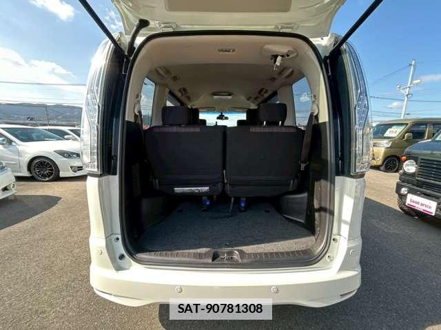 Nissan SERENA 2015-07 7812645-18