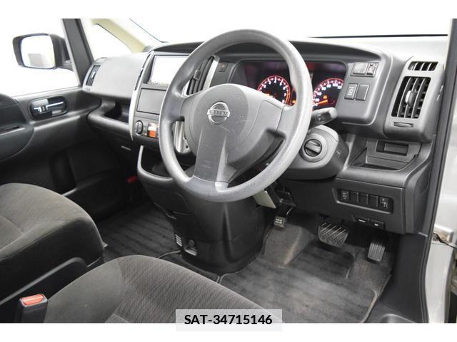 Nissan SERENA 2010-11 7814558-11