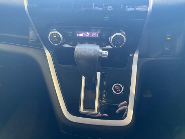 Nissan SERENA 2018-02 7814632-11