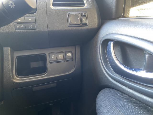 Nissan SERENA 2013-12 7814648-11