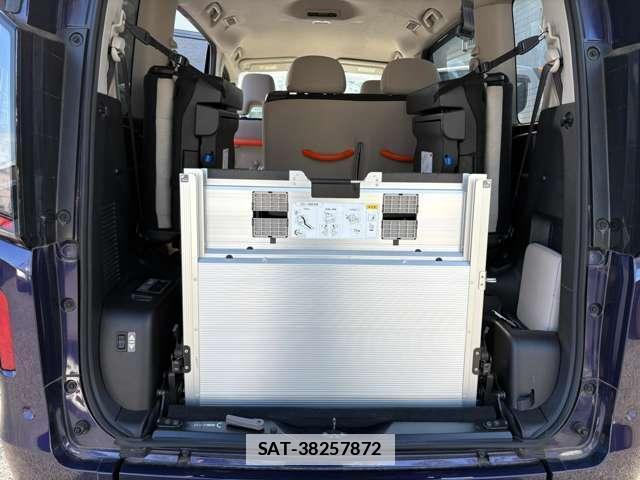 Nissan SERENA 2023-07 7815318-2