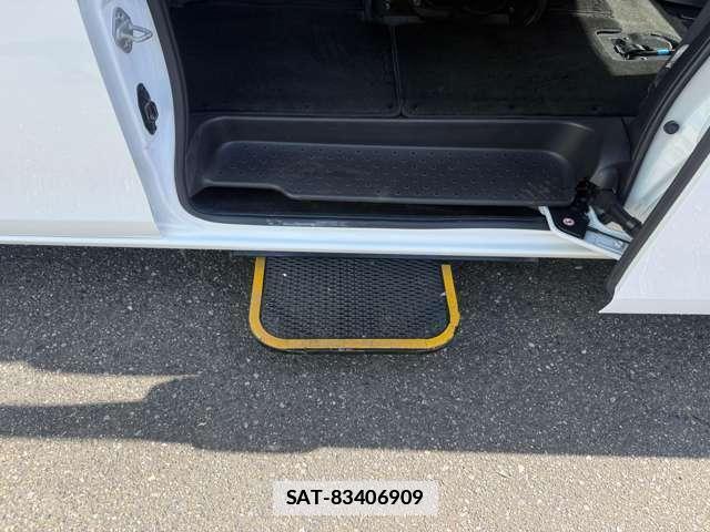 Nissan SERENA 2021-03 7815321-1