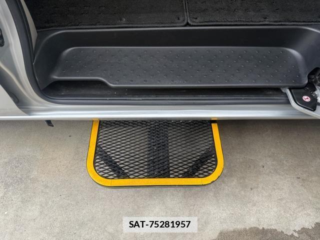 Nissan SERENA 2018-04 7815326-13