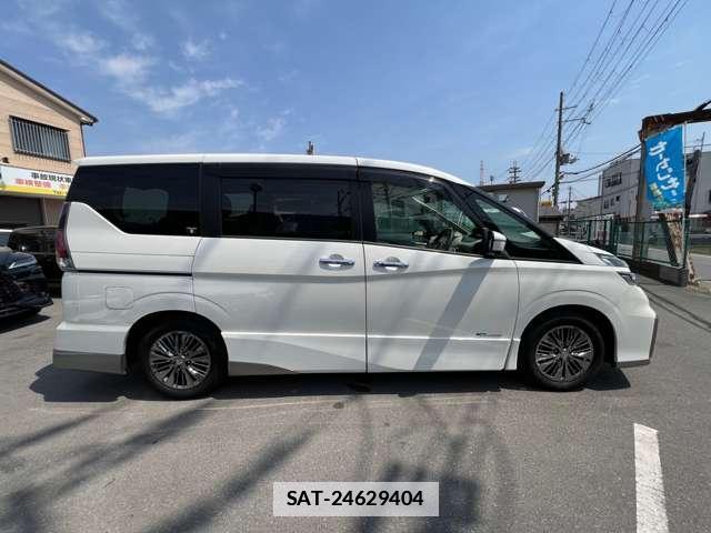 Nissan SERENA 2017-03 7815567-11