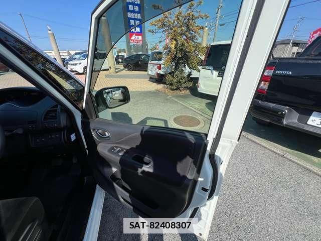 Nissan SERENA 2016-02 7815905-6