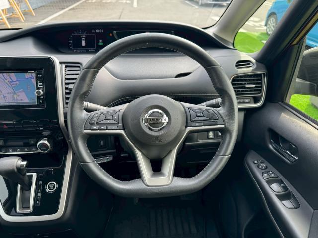 Nissan SERENA 2016-11 7816455-12