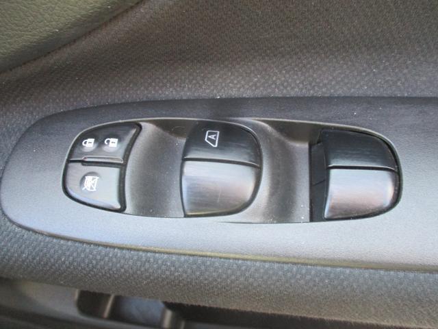 Nissan SERENA 2015-04 7818590-12