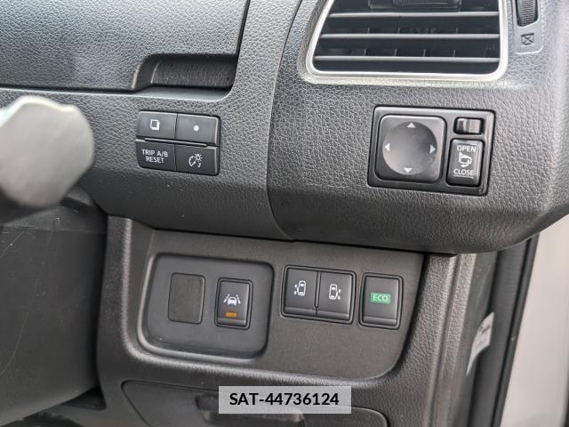Nissan SERENA 2014-11 7819082-16