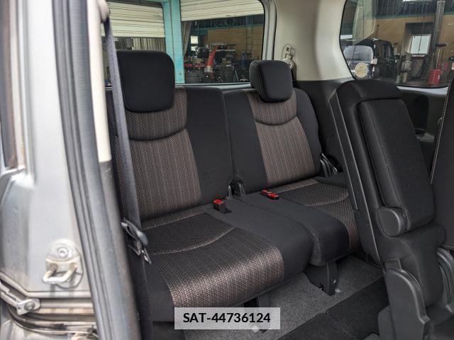 Nissan SERENA 2014-11 7819082-17