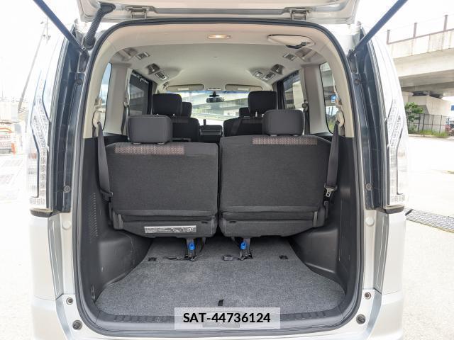 Nissan SERENA 2014-11 7819082-18