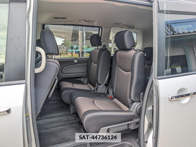 Nissan SERENA 2014-11 7819082-19