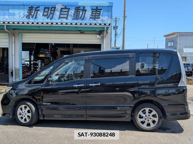 Nissan SERENA 2012-08 7819086-11