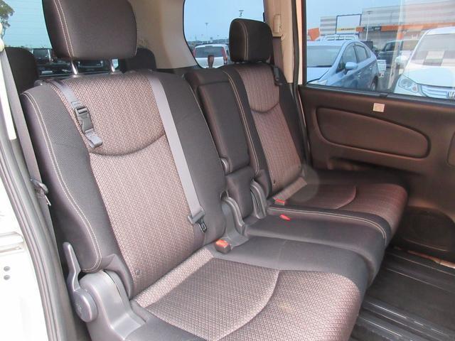 Nissan SERENA 2014-02 7819531-11