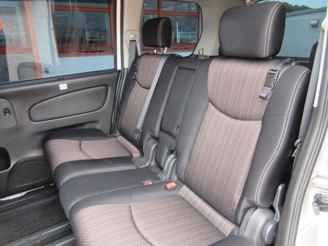 Nissan SERENA 2014-02 7819531-8