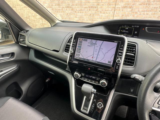 Nissan SERENA 2017-03 7819758-10