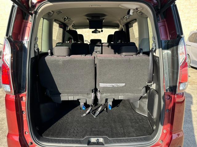 Nissan SERENA 2017-08 7819768-9