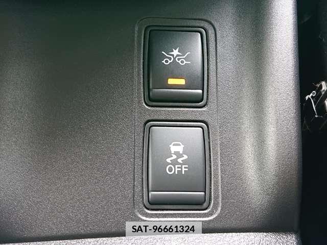 Nissan SERENA 2017-07 7819863-10