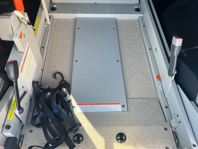 Nissan SERENA 2020-05 7820354-11