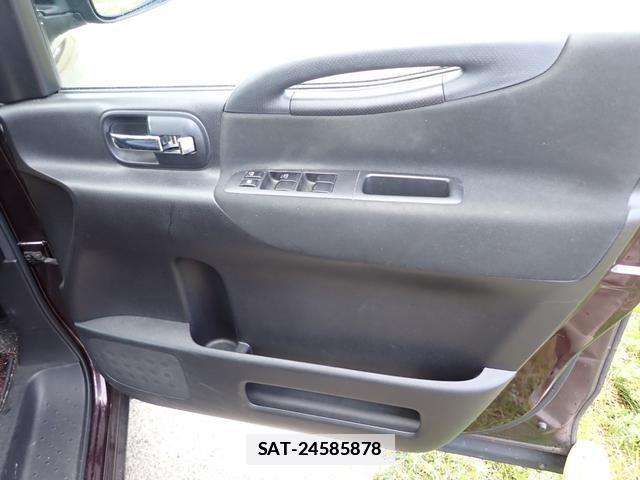 Nissan SERENA 2008-02 7820411-18