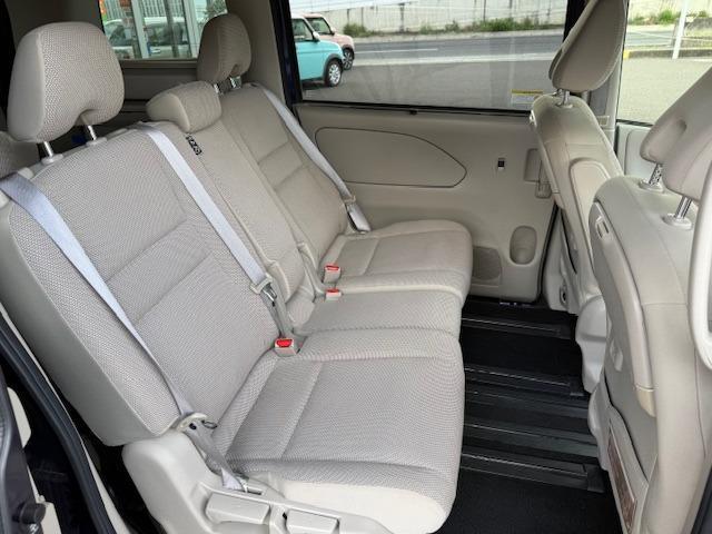 Nissan SERENA 2017-04 7820610-3