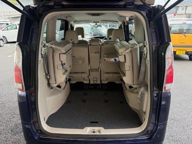 Nissan SERENA 2017-04 7820610-7