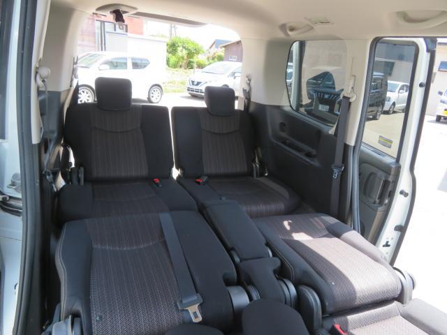 Nissan SERENA 2016-03 7820647-16