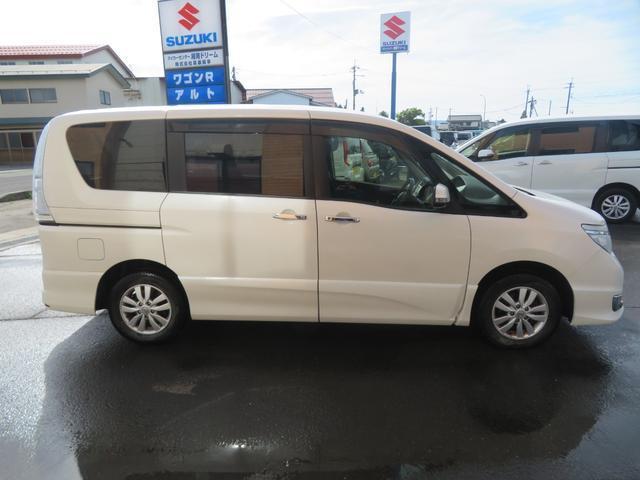 Nissan SERENA 2016-03 7820647-3