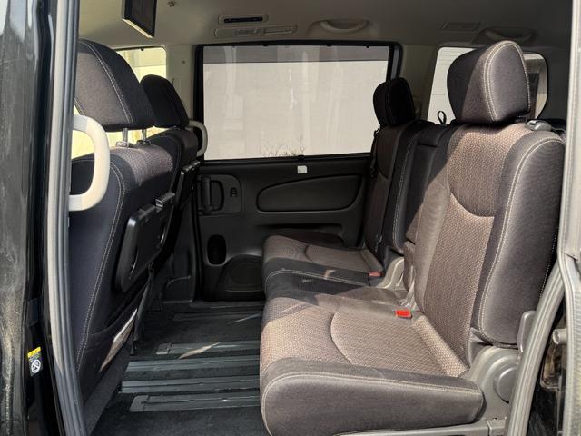 Nissan SERENA 2015-02 7820807-11