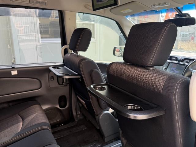 Nissan SERENA 2015-02 7820807-15