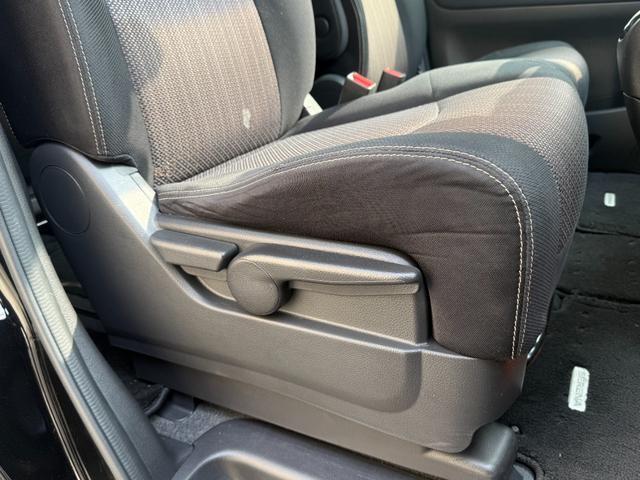 Nissan SERENA 2015-02 7820807-16