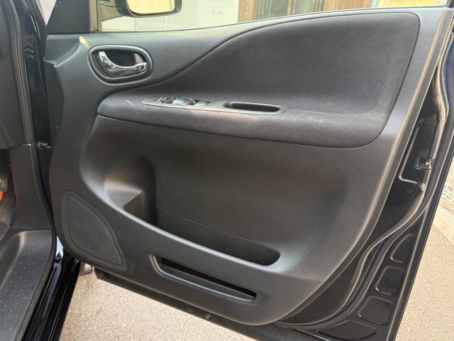 Nissan SERENA 2015-02 7820807-17